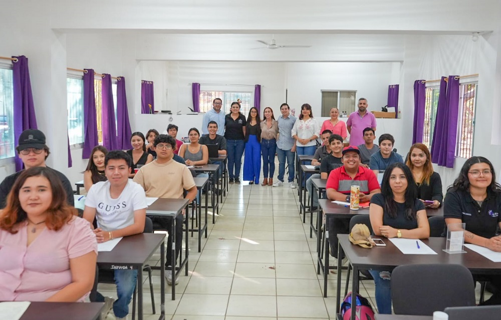 Inaugura Tey Gutiérrez curso de oratoria dirigido a las juventudes villalvarenses