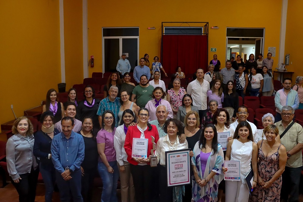 Clausura Ayuntamiento de Colima actividades por el mes de la mujer, impulsadas por el alcalde Riult Rivera