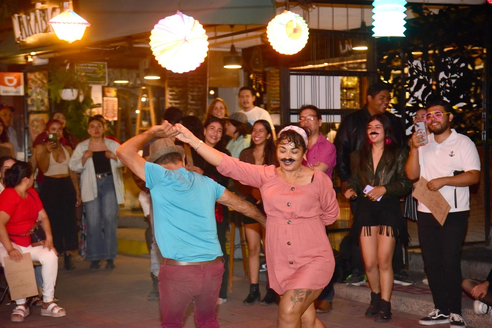 México Reimaginado llena de música y alegría el andador Constitución en la capital de Colima