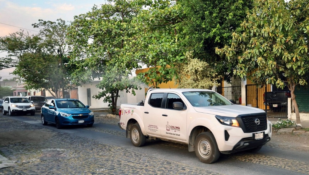 Fumiga Secretaría de Salud contra el dengue en Colima, Villa de Álvarez y Manzanillo
