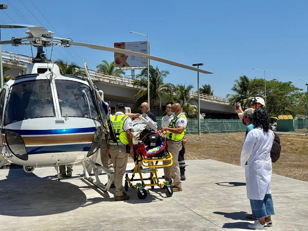 Salud Colima atiende en el HRU a paciente materna por complicaciones tras cesárea, la trasladan a Guadalajara