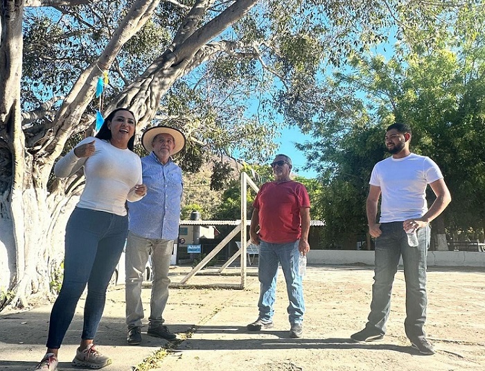 Recorre Julia Jiménez comunidades de La Villa