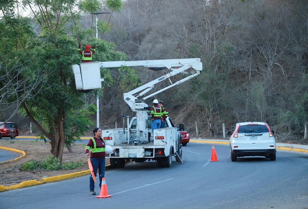 Gobierno de Rosi Bayardo ilumina el libramiento Miramar Peñitas; colocan 78 lámparas