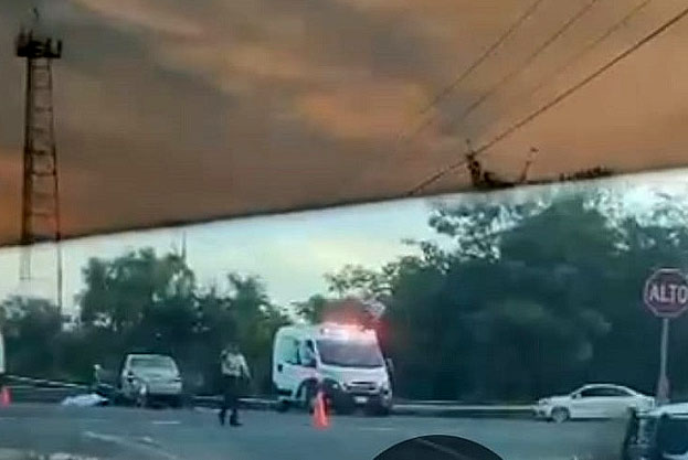 Muere motociclista al impactarse contra vehículo en la carretera a Cihuatlán, en Manzanillo