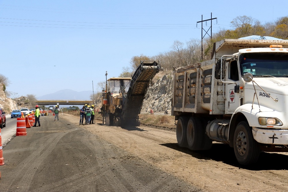Por ampliación en la autopista Colima-Manzanillo, se realizan trabajos en La Salada