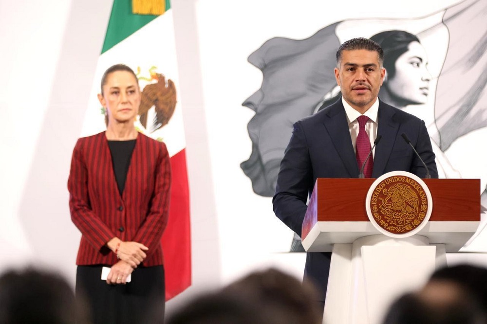 Presidenta Claudia Sheinbaum: gracias al trabajo permanente, cotidiano y coordinado del Gabinete de Seguridad se han incautado 10 mil 962 armas, 157 toneladas de droga, destruido 915 laboratorios y detenido a 21 mil 411 personas