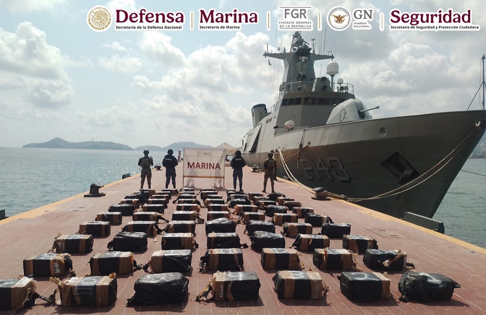 Aseguran alrededor de 1.3 toneladas de presunta cocaína en aguas de Guerrero