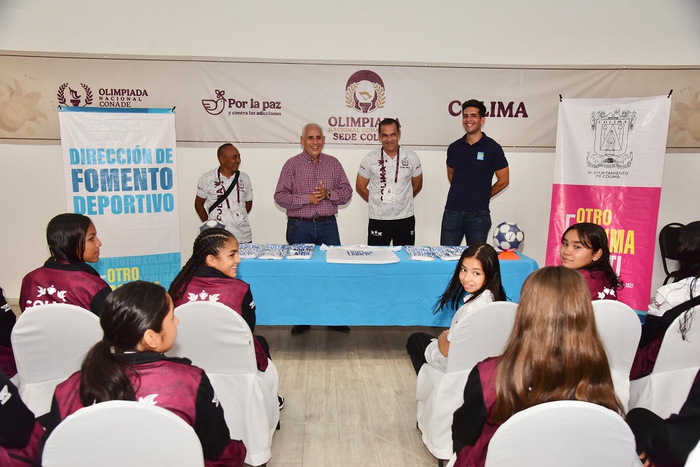 Gobierno de Riult Rivera entrega uniformes y material deportivo a selectivo de la Olimpiada Nacional