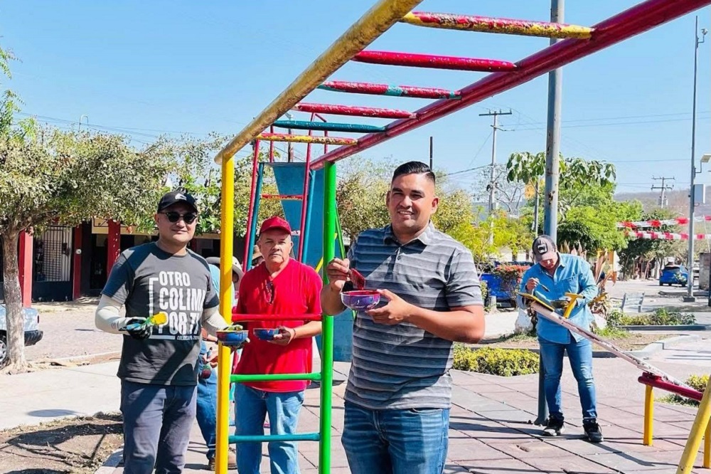 Gobierno de Riult Rivera embellece jardín de Piscila para brindar espacios dignos a las familias de la comunidad