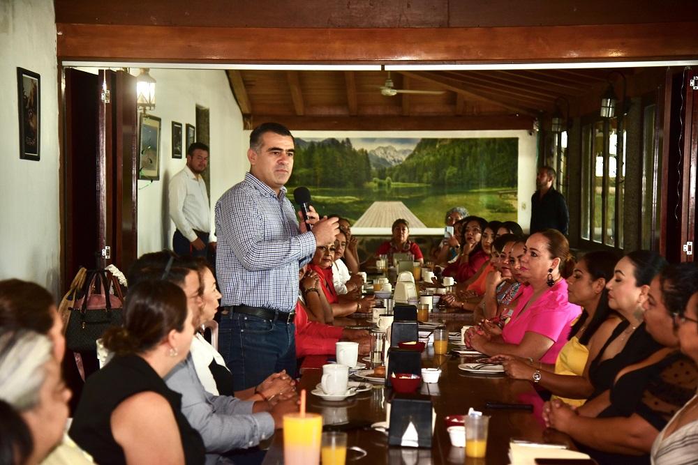 Presidente Riult Rivera reconoce y respalda a madres trabajadoras del área de Vectores en su día social