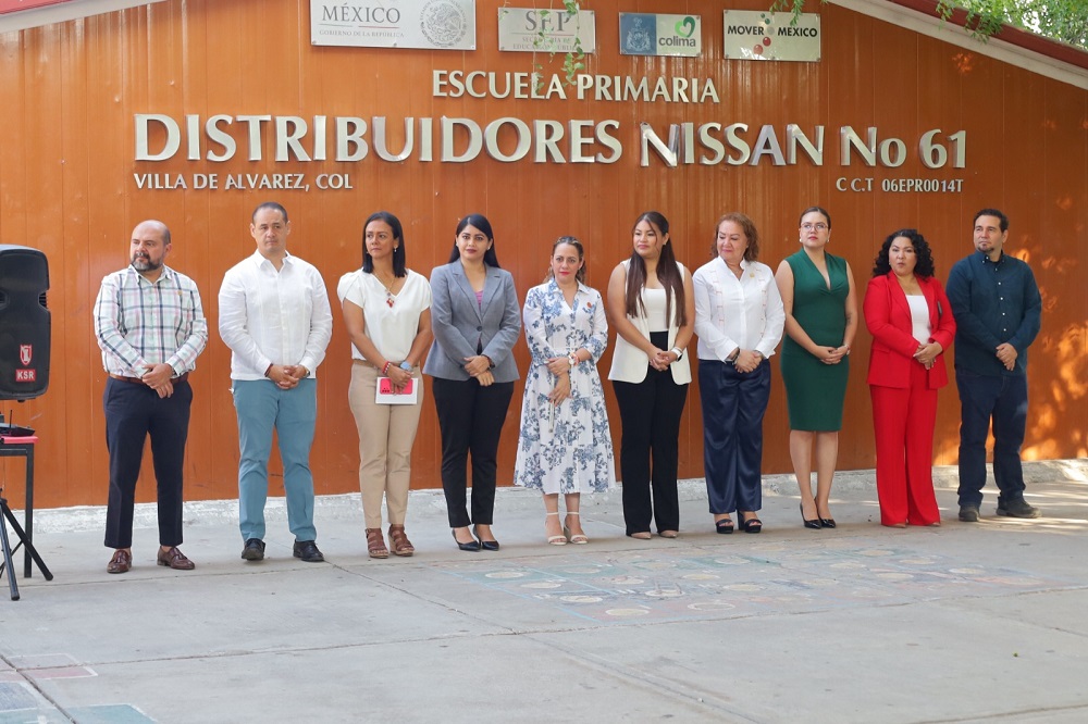 Con reconocimiento a maestras y maestros, Congreso lleva ceremonia itinerante a Villa de Álvarez