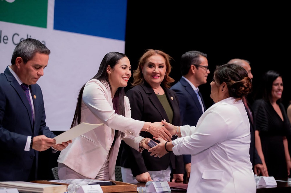 Indira Vizcaíno reconoce la contribución de docentes y personal de UdeC al pueblo de Colima