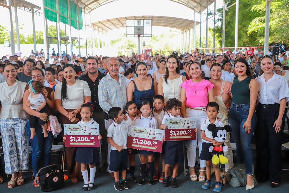 Manzanillo complementa esfuerzos en educación con UniBeca: Rosi Bayardo