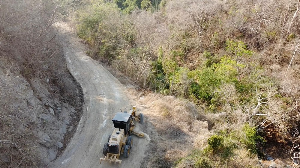 Inicia Gobierno de Rosi Bayardo rehabilitación del camino saca cosechas Chandiablo-Huiscolotila