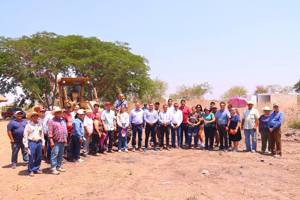 Presidente Riult Rivera inicia rehabilitación de más de 2 mil 500 metros de calles en la colonia Palma Amarilla