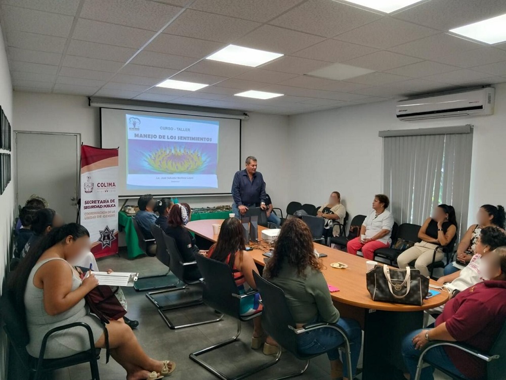 SSP Colima imparte taller de Salud Mental a personal de centros penitenciarios