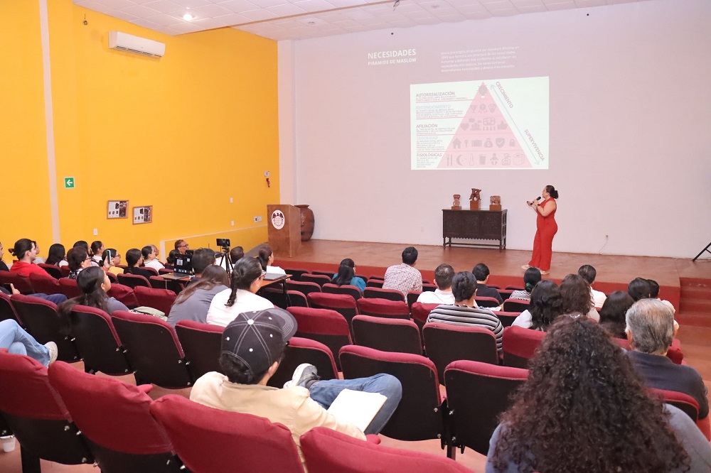 Gobierno de Riult Rivera impulsa el emprendimiento y la competitividad con conferencias magistrales gratuitas