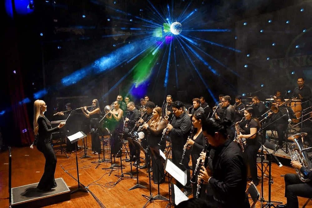 Cultura Colima celebró el Día del Padre con ‘Sinfonía de los 70’s’ en el Teatro Hidalgo