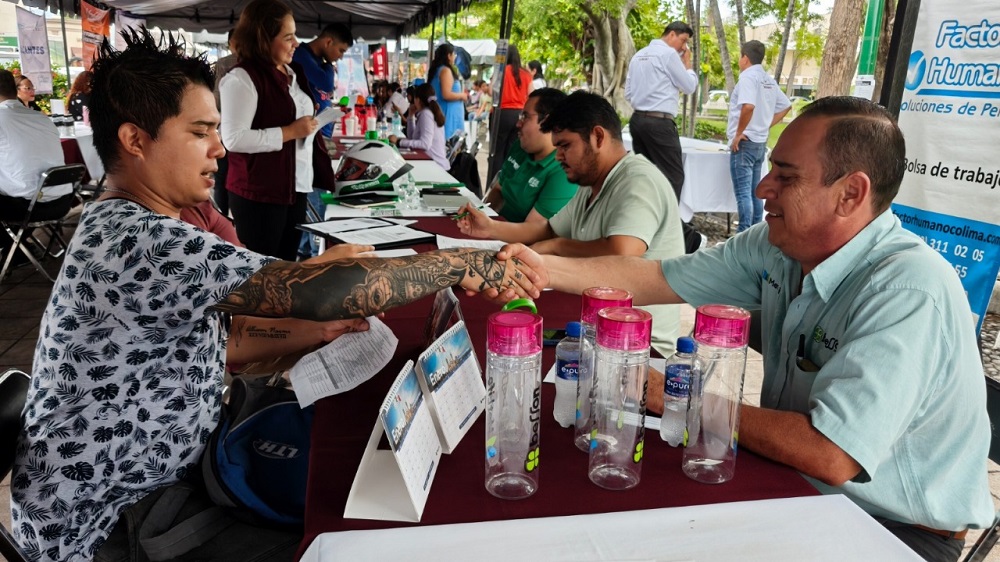 Más de 200 personas participan en la ‘Feria de Empleo Colima 2025’; hubo más de 350 vacantes