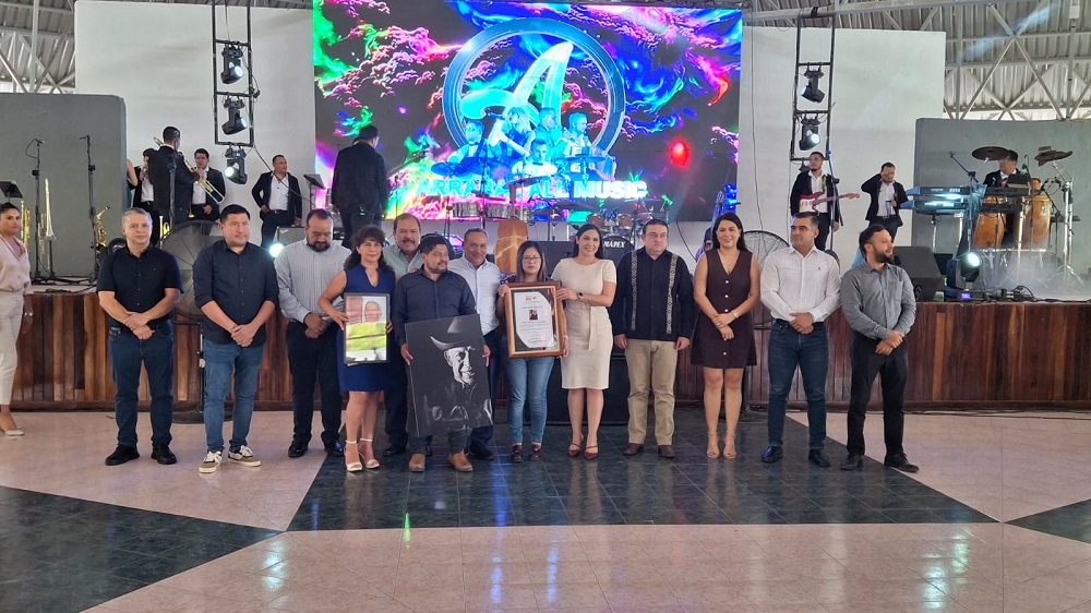 STSGE festeja a los papás sindicalizados