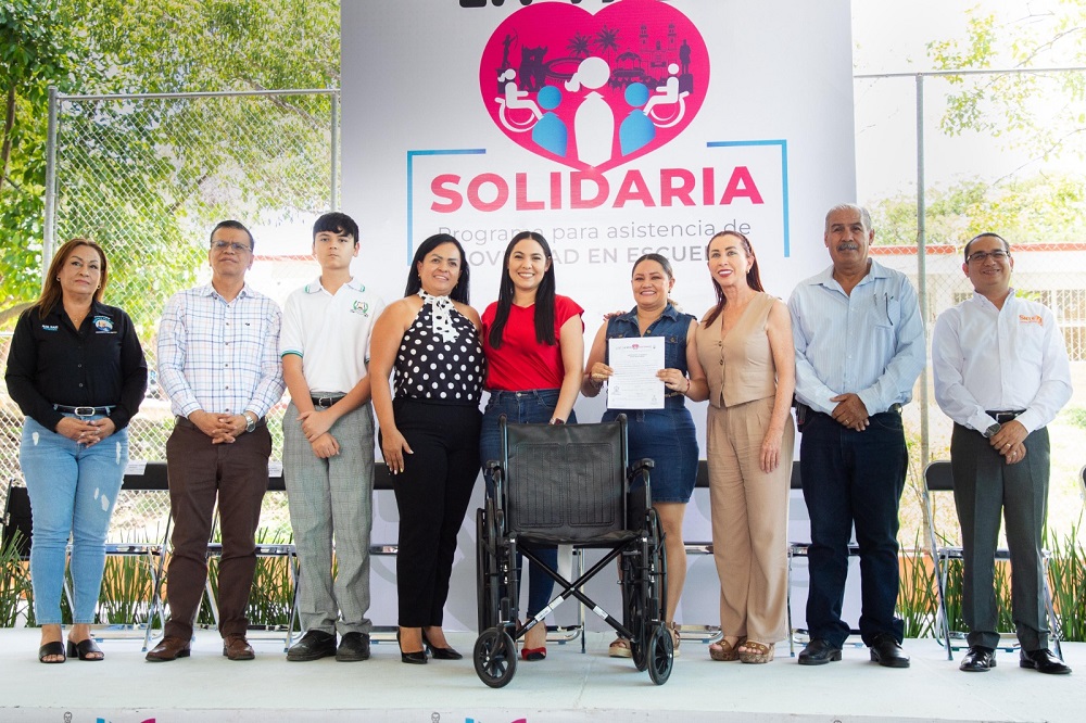 Desde la educación es de donde se contribuirá a tener una mejor sociedad: Indira Vizcaíno