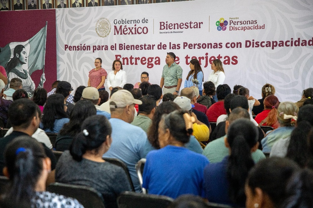 Gobierno de Colima y de México entregan 467 tarjetas de Pensión para el Bienestar de Personas con Discapacidad