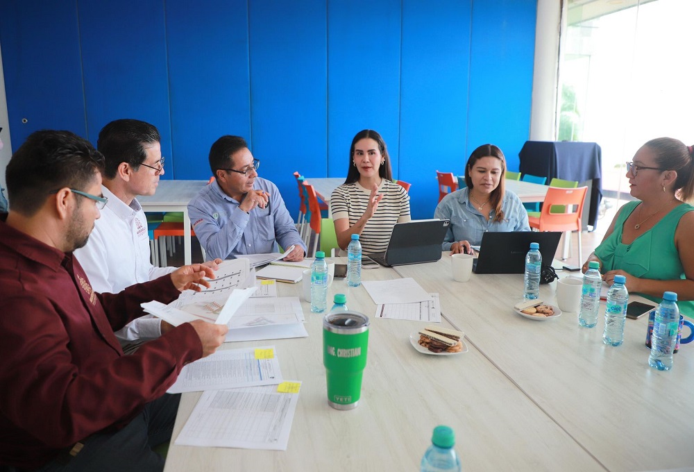 Rosi Bayardo encabeza reunión estratégica para avances en proyectos de movilidad para Manzanillo