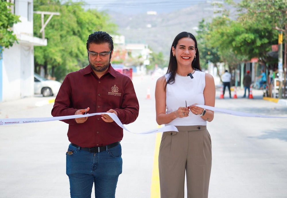 Avanzan las obras en Manzanillo: Rosi Bayardo inaugura la calle Laguna de Alcuzahue tras su rehabilitación
