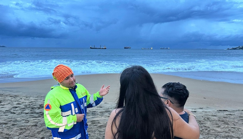 Comité Técnico Asesor de Colima activa medidas preventivas por ‘Flossie’; suspende actividades turísticas en Armería, Tecomán y Manzanillo