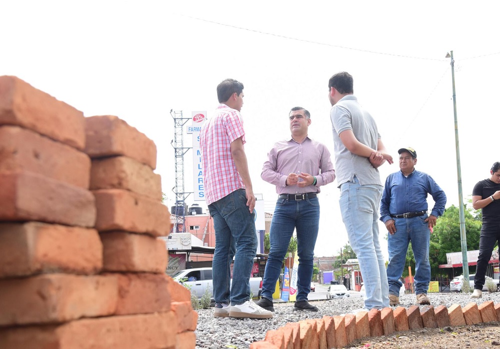 Riult Rivera supervisa avances en el embellecimiento de la glorieta “De los Elefantitos”