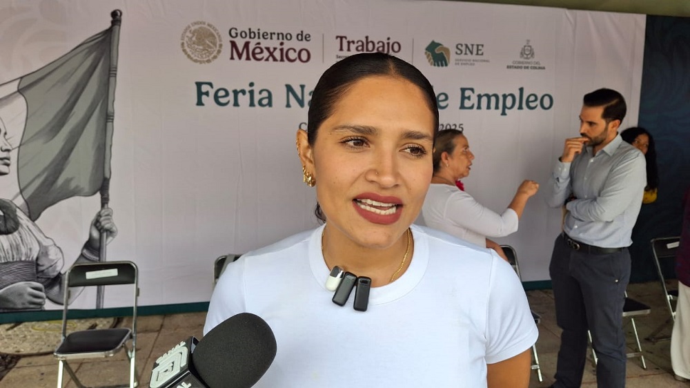 Se espera que para el 30 de junio se haya concluido con la entrega de las ColiBecas en Colima: Viri Valencia