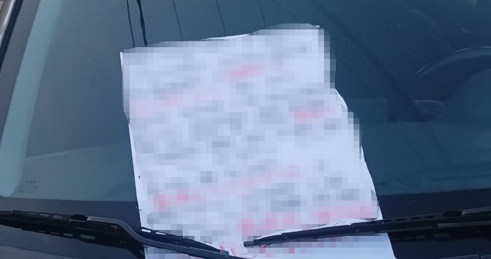 Localizan cartulinas con mensajes amenazantes en diferentes lugares de la ciudad de Colima