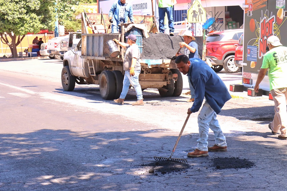 Avanza el programa de bacheo en todo el municipio gracias a los reportes de la ciudadanía: Riult Rivera