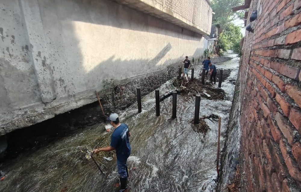 Gobierno municipal de Colima desazolva y rehabilita alcantarillas y vados tras intensas lluvias