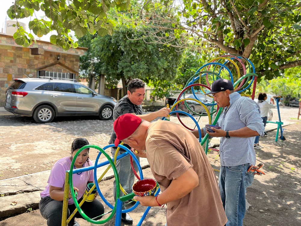 Gobierno municipal de Colima fortalece la sana convivencia de las familias de Acatitán