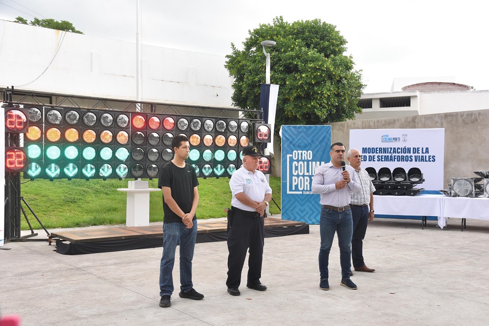  Con semáforos de alto rendimiento, damos el primer paso hacia una ciudad más moderna, segura y eficiente: Riult Rivera