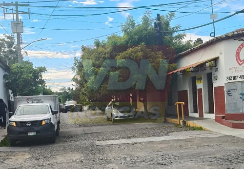 Sofocan incendio en restaurante en el centro de Comala