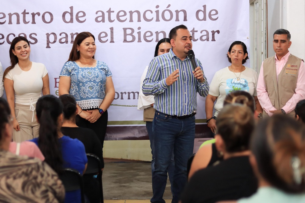 Becas Bienestar, cada vez más cerca de la gente: Julio León