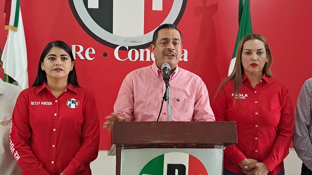 Exige PRI dar con quienes colocan cartulinas con mensajes amenazantes