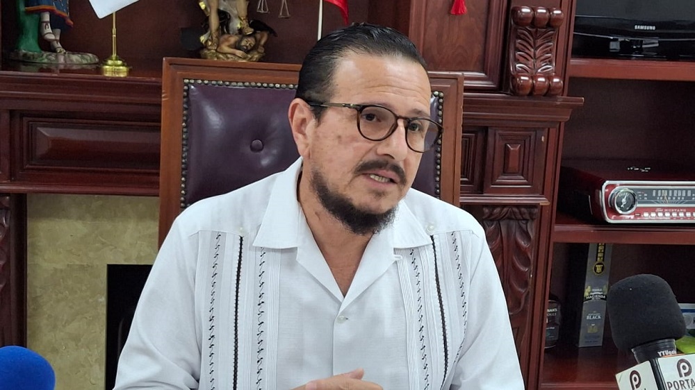 SEGOB Colima aplicará estrategia para que toda la población obtenga la CURP Biométrica: Javier Pinto Torres