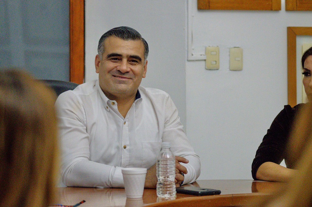 El alcalde Riult Rivera solicitará a Ferromex, implementar medidas de protección a lo largo de la vía, en los cruces con la zona urbana de la capital