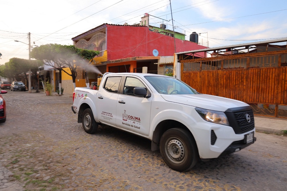 Secretaría de Salud refuerza las fumigaciones para prevenir el dengue en el estado de Colima