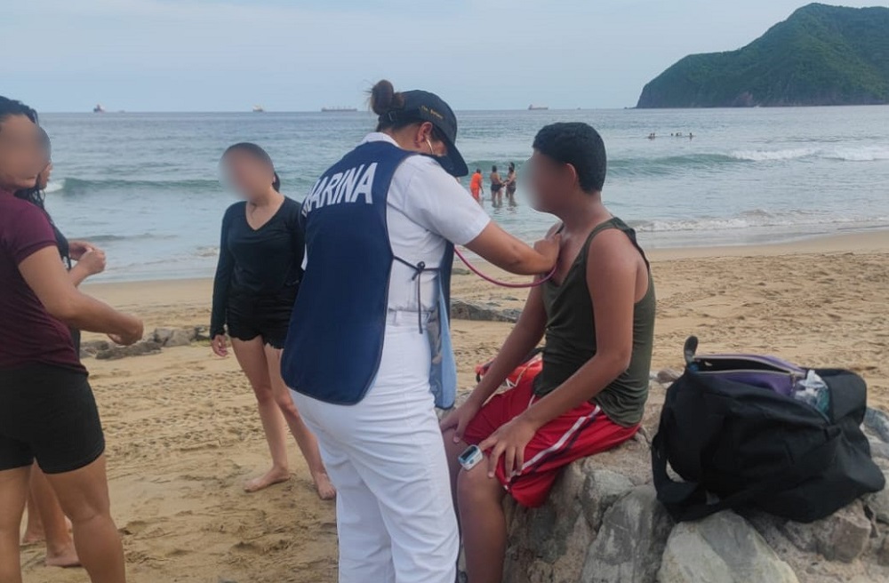 Marina rescata a menor en riesgo de ahogamiento en playa Miramar