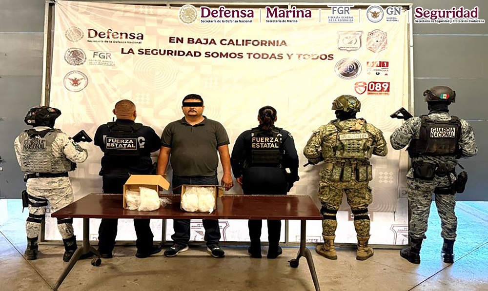 En Baja California elementos del Gabinete de Seguridad impidió el traslado de más de una tonelada de metanfetamina que era transportada en un doble fondo