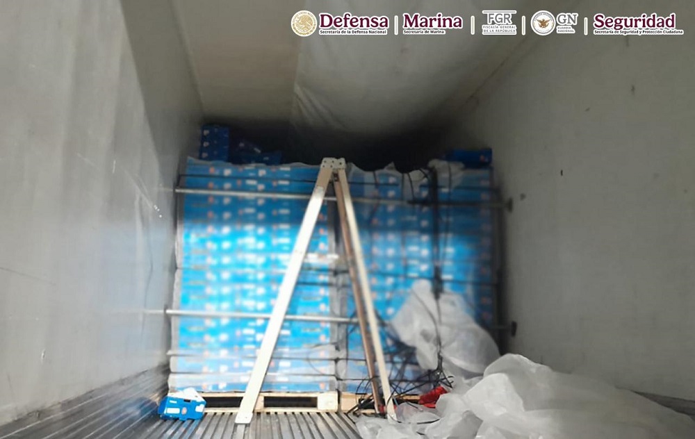 Un hombre que transportaba 80 paquetes de cocaína ocultos en la estructura de un tractocamión fue detenido en San Luis Potosí