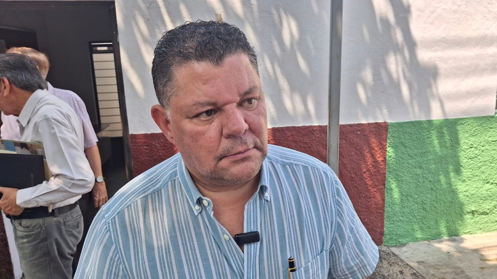 Falta señalización adecuada en obras de ampliación de carretera Colima-Manzanillo: Virgilio Mendoza