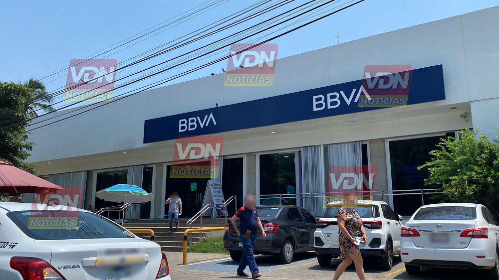 Con lujo de violencia asaltan a un hombre en Manzanillo, le roban más de 800 mil pesos en efectivo y joyas