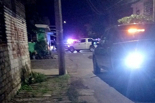 En agresión a balazos, mujer pierde la vida en la colonia Burócratas Municipales, en Colima