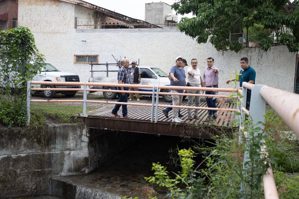 Riult Rivera supervisa zona afectada por lluvias y brinda atención inmediata a daños en colonias El Periodista y Los Viveros