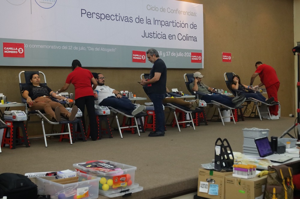 Exitosa jornada de donación de sangre organizada por los Poderes Legislativo y Judicial en Colima
